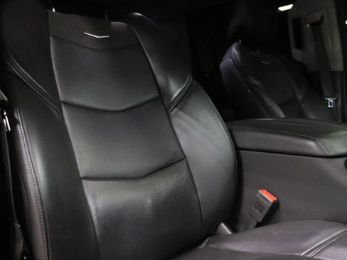 Used 2020 Cadillac Escalade ESV Premium Luxury image 29