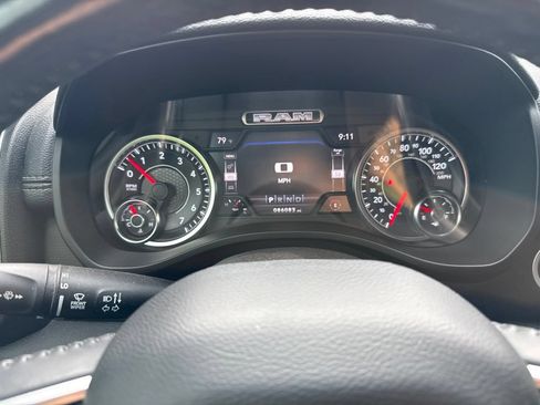 Used 2020 RAM 1500 Laramie AWD/4WD image 16