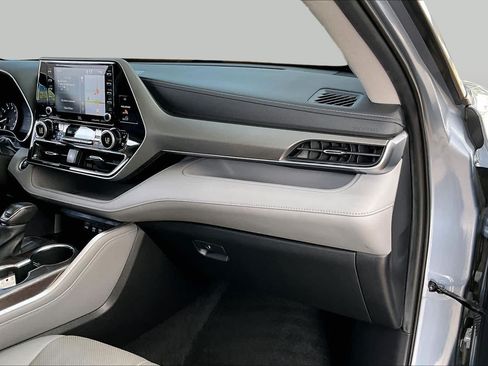 Used 2020 Toyota Highlander Limited AWD/4WD image 19