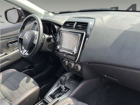 Used 2022 Mitsubishi Outlander Sport SE FWD image 24