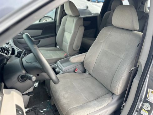 Used 2011 Honda Odyssey EX image 18