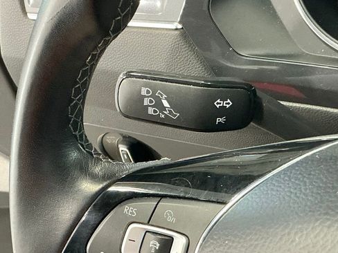 Used 2021 Volkswagen Tiguan SE R-Line image 44