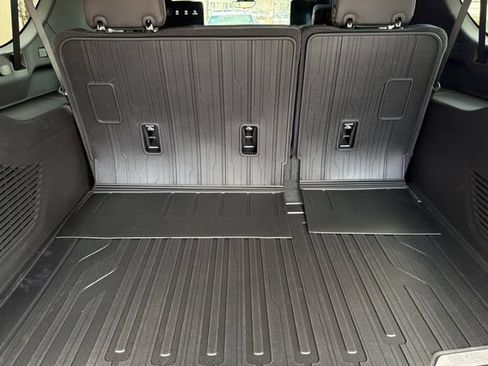 New 2026 GMC Yukon XL AT4 w/ AT4 Premium Plus Package AWD/4WD image 18