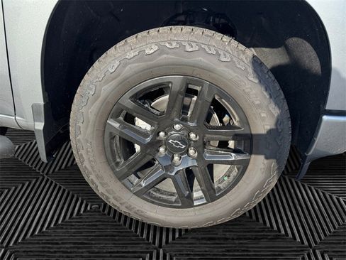 Used 2024 Chevrolet Silverado 1500 Custom w/ Turbomax Blackout Package image 14