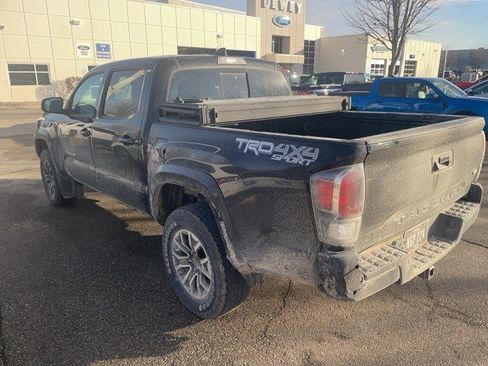 Used 2020 Toyota Tacoma TRD Sport image 10