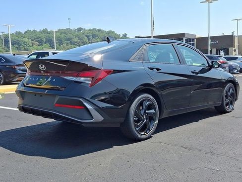 New 2026 Hyundai Elantra SEL Sport FWD image 4