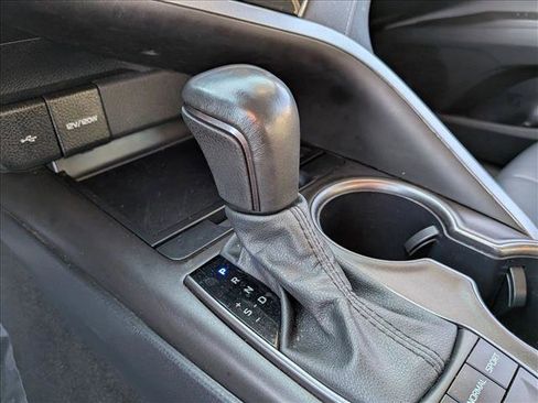 Used 2024 Toyota Camry SE image 15