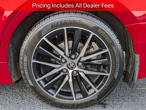 Used 2021 Toyota Camry SE w/ Convenience Package FWD image 13