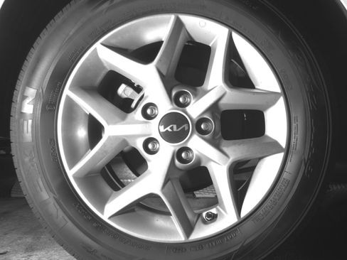 Used 2025 Kia Soul LX w/ LX Technology Package image 20