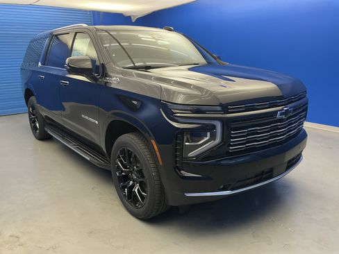 New 2026 Chevrolet Suburban High Country w/ Sun And Tow Package AWD/4WD image 2
