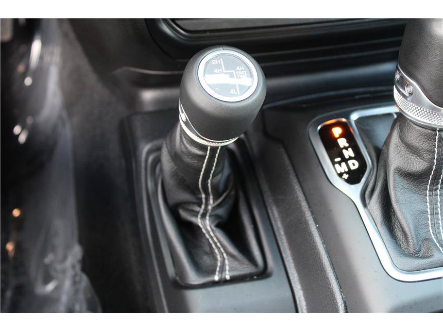 Used 2023 Jeep Wrangler Unlimited Sahara w/ Cold Weather Group AWD/4WD image 27
