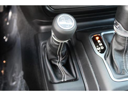 Used 2023 Jeep Wrangler Unlimited Sahara w/ Cold Weather Group AWD/4WD image 27