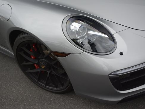 Used 2018 Porsche 911 Carrera GTS RWD image 31