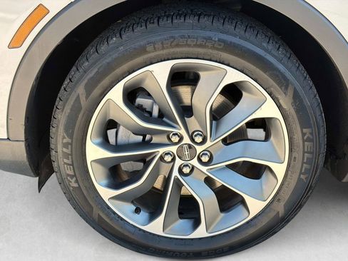 Used 2022 Lincoln Nautilus Reserve AWD/4WD image 12