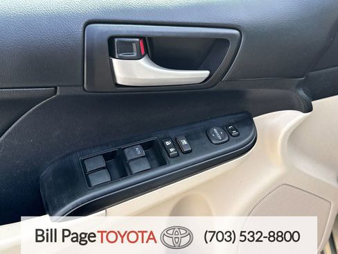 Used 2014 Toyota Camry LE image 15