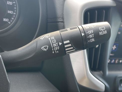Used 2024 GMC Terrain SLE FWD image 25