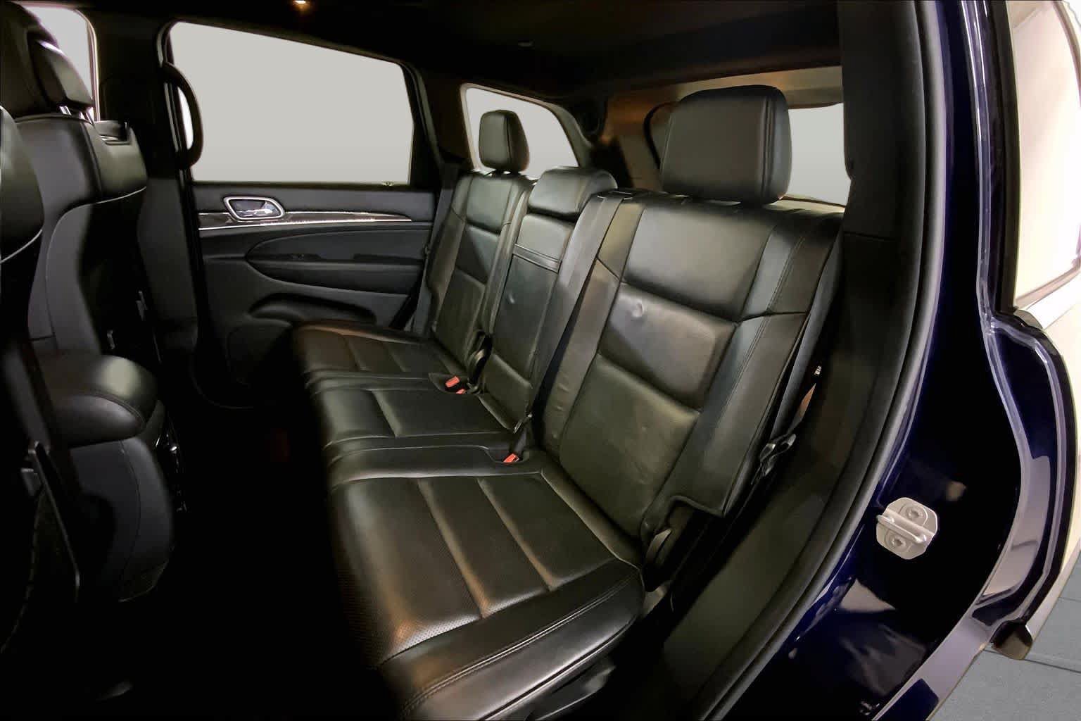 Used 2018 Jeep Grand Cherokee Overland AWD/4WD image 20