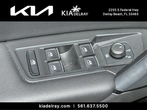 Used 2019 Volkswagen Tiguan SE w/ Panoramic Sunroof Package FWD image 16