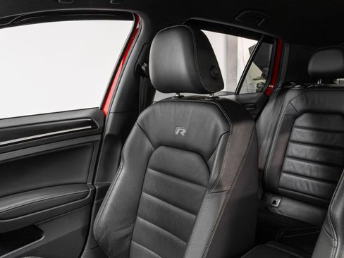 Used 2016 Volkswagen Golf R 4-Door image 11