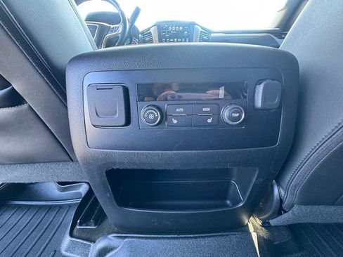 Used 2018 GMC Yukon Denali AWD/4WD image 18