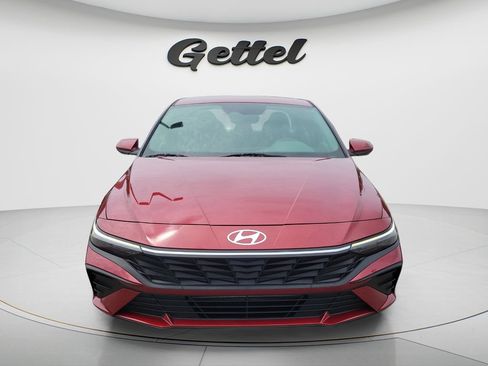Used 2024 Hyundai Elantra SE FWD image 2