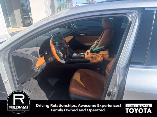 Used 2021 Toyota Avalon Limited w/ Advanced Safety Package FWD image 6