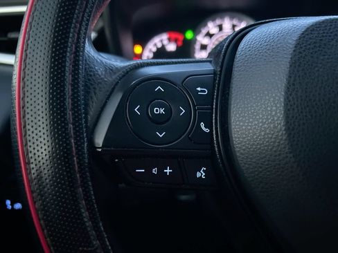 Used 2020 Toyota Corolla LE FWD image 15