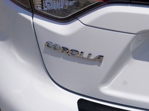 Used 2022 Toyota Corolla LE w/ Carpet Mat Package (TMS) FWD image 9