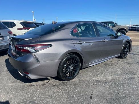 Used 2024 Toyota Camry XSE FWD image 4