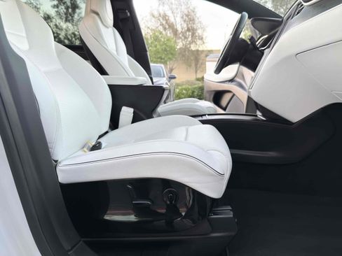 Used 2016 Tesla Model X 90D image 62