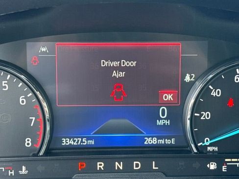 Used 2023 Ford Explorer XLT w/ Equipment Group 202A AWD/4WD image 18