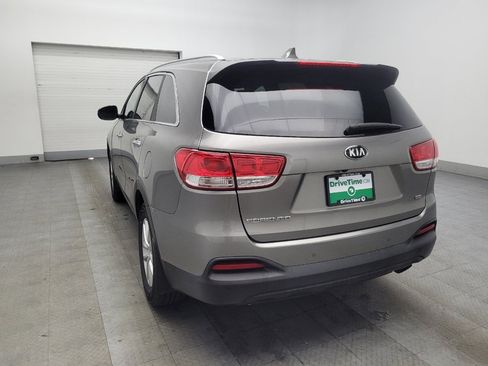 Used 2016 Kia Sorento LX w/ LX Convenience Package image 5