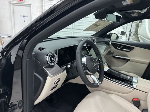 Used 2026 Mercedes-Benz GLC 300 image 9