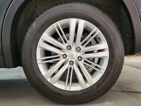 Used 2024 Mitsubishi Outlander ES AWD/4WD image 29