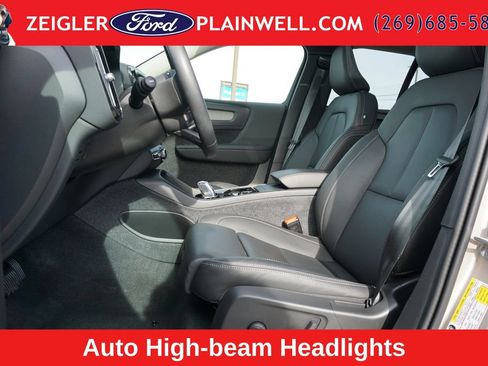 Used 2024 Volvo XC40 B5 Plus w/ Protection Package Premier AWD/4WD image 18