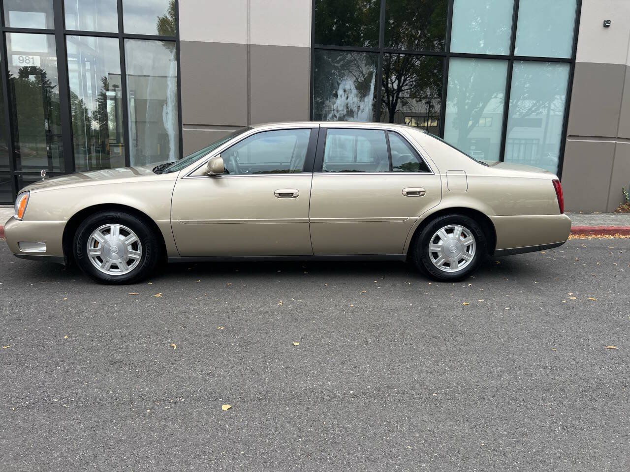 Used 2005 Cadillac De Ville FWD image 9