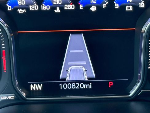 Used 2021 GMC Yukon Denali w/ Denali Premium Package RWD image 23