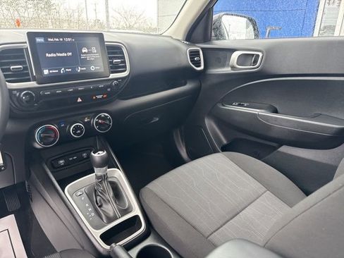 Used 2026 Hyundai Venue SE image 32