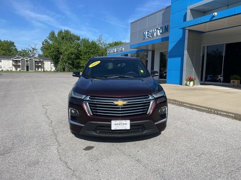 Used 2023 Chevrolet Traverse Premier AWD/4WD image 2