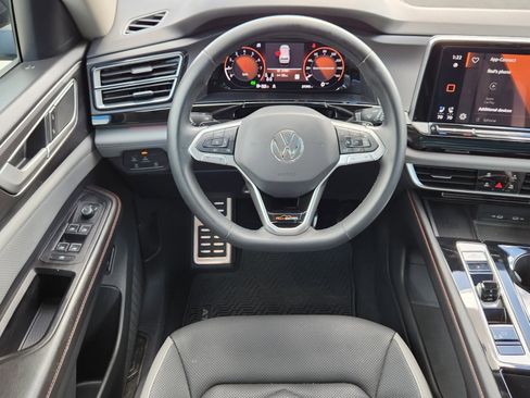 Used 2024 Volkswagen Atlas Peak Edition SEL image 7