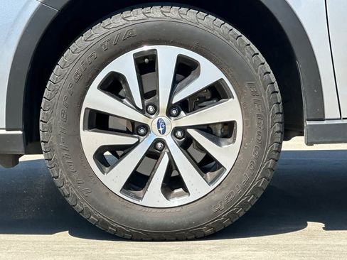 Used 2020 Subaru Outback Premium w/ Popular Package #1 AWD/4WD image 12