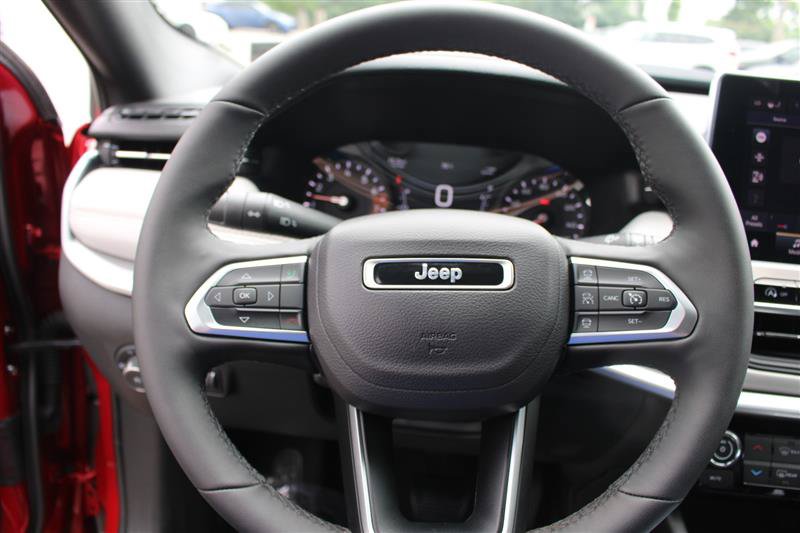 Used 2025 Jeep Compass Limited AWD/4WD image 21