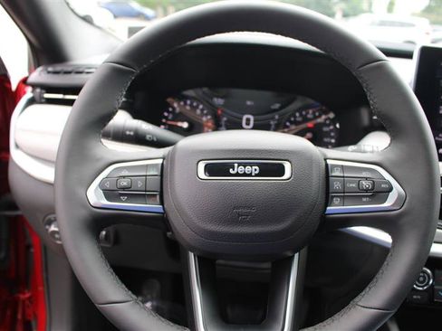 Used 2025 Jeep Compass Limited AWD/4WD image 21
