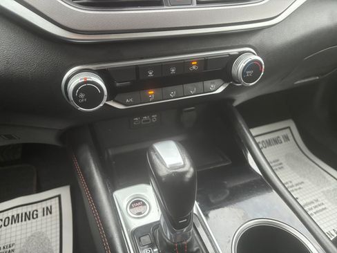 Used 2024 Nissan Altima 2.5 SR image 27