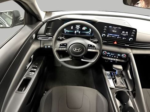 Certified 2025 Hyundai Elantra Blue image 12