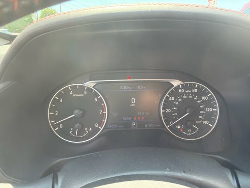 Used 2024 Nissan Altima 2.5 SR FWD image 9