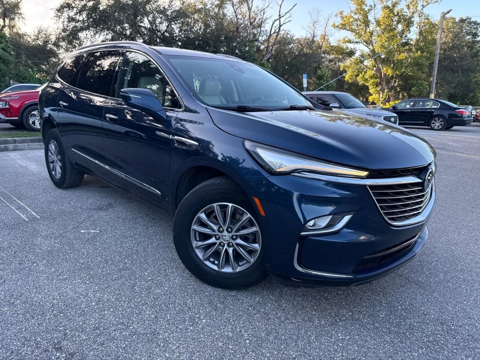 Used 2023 Buick Enclave Essence FWD image 6
