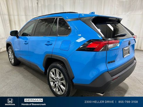 Used 2021 Toyota RAV4 XLE Premium image 6