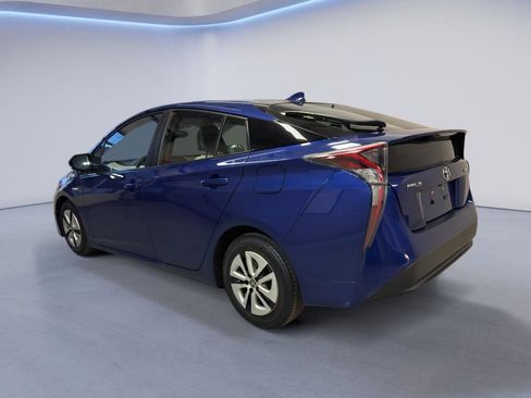 Used 2016 Toyota Prius Four image 5
