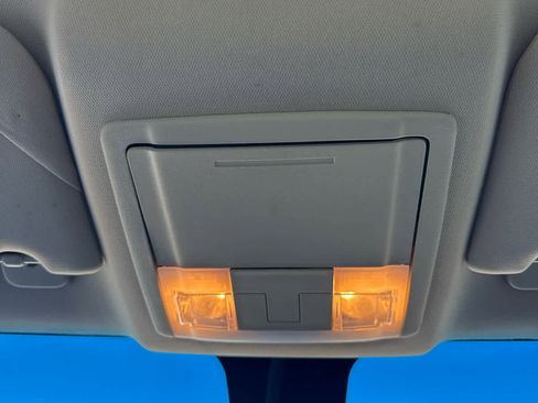 Used 2014 Ford Taurus SEL image 21